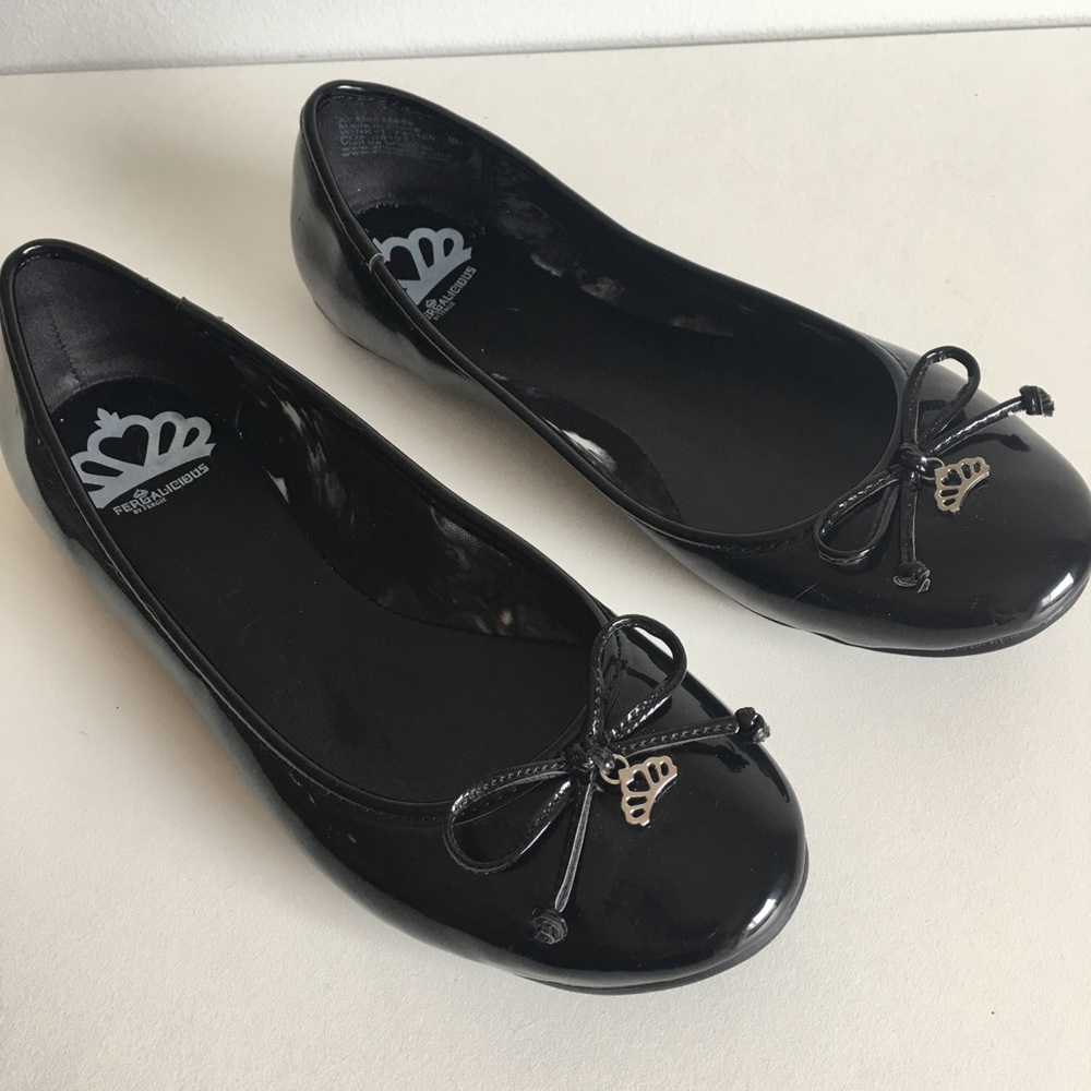 Fergalicious Black Patent Crown Charm Shoes SZ 8